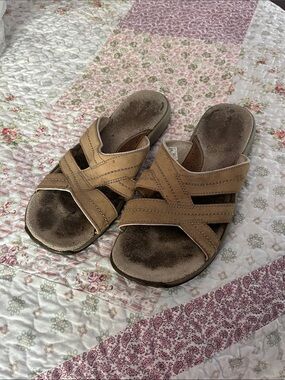 Columbia women’s sandals 11